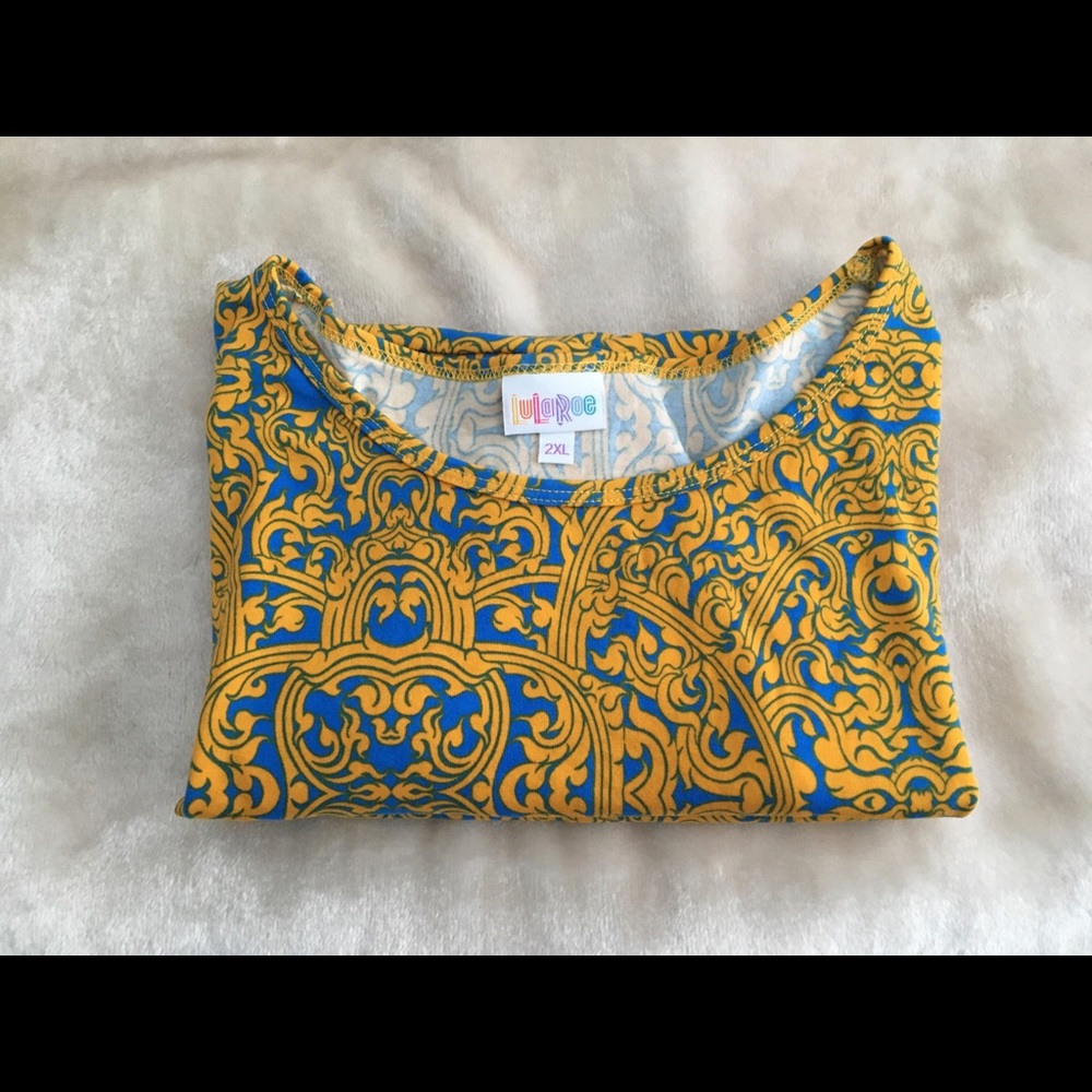 NWOT LuLaRoe top